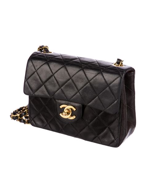 chanel vintage small classic flap